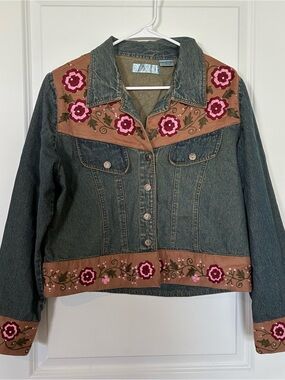 90’s Western Floral Embroidered Denim Jacket size L 100% cotton